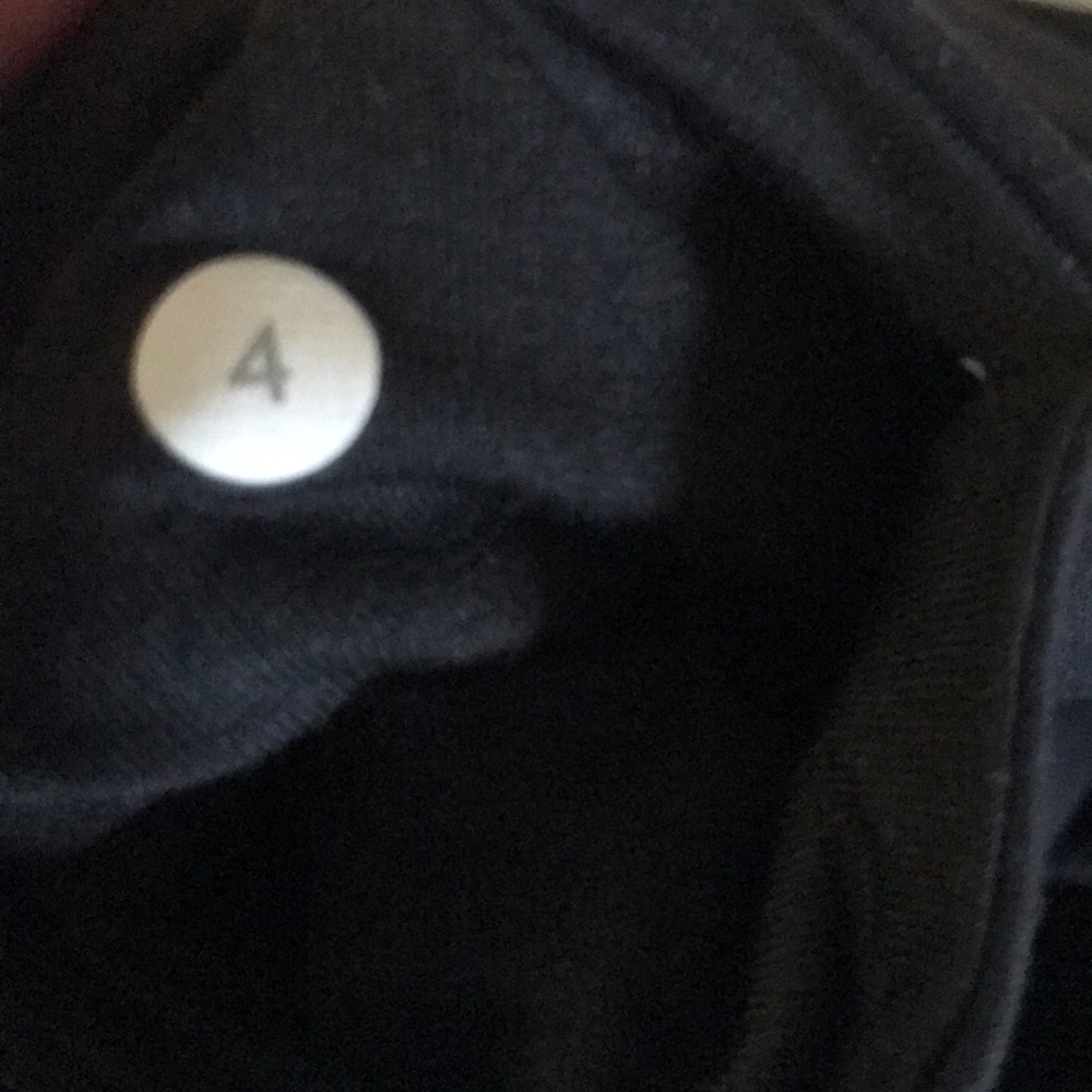 Black Lululemon leggings size 4 - Picture 5 of 6